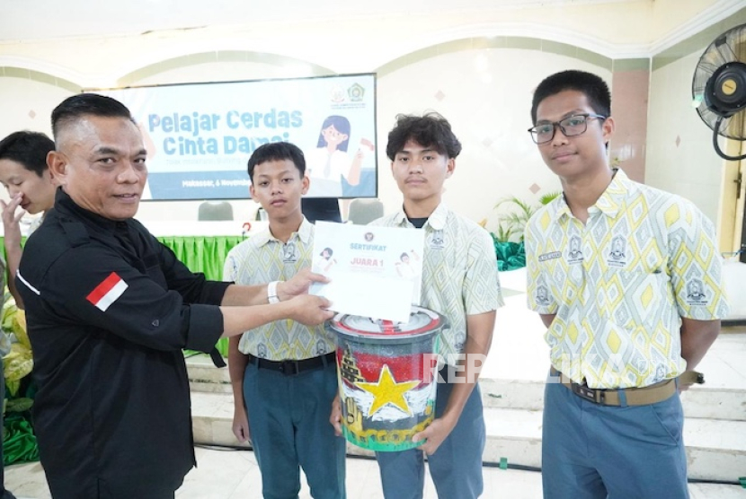 Direktur Pencegahan BNPT Prof Irfan Idris, MA, saat membuka kegiatan Sekolah Damai melalui workshop Pelajar Cerdas Cinta Damai, Tolak Intoleransi, Kekerasan, dan Bullying di Pondok Pesantren IMMIM Putra Makassar, Rabu (6/11/2024).