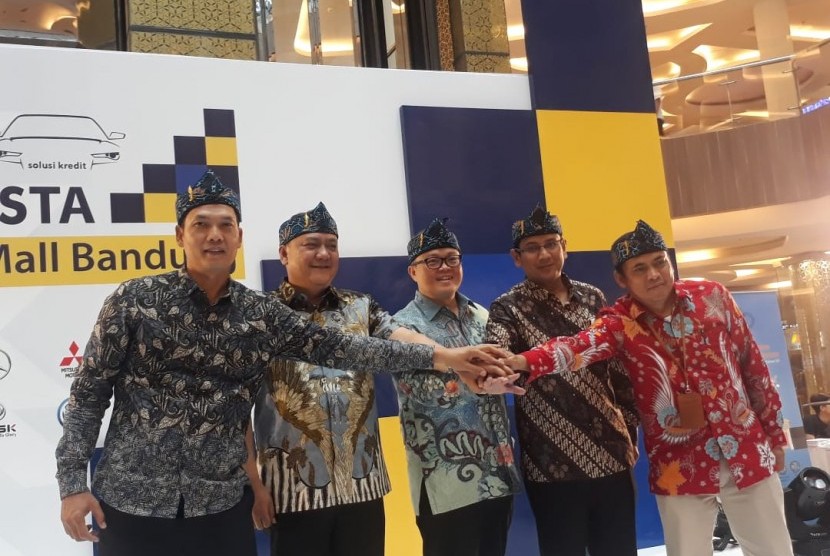   Direktur Penjualan dan Distribusi PT Mandiri Tunas Finance (MTF) Harjanto Tjitohardjojo saat membuka MTF Autofiesta Bandung 2019, Selasa (15/10). MTF Autofiesta, diselenggarakan di Trans Studio Mall pada 14-20 Oktober 2019.
