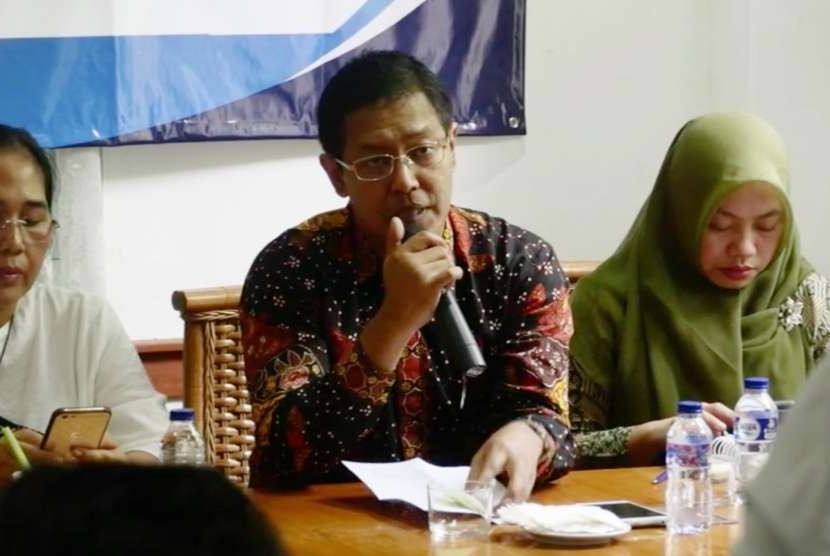 Direktur Penyuluhan, Pelayanan, dan Humas Ditjen Pajak, Hestu Yoga (tengah)