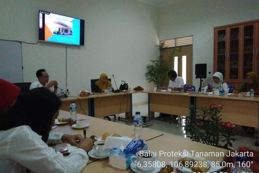 Direktur Perlindungan Hortikultura, Sri Wijayanti Yusuf mengunjungi Pusat Pengembangan Benih dan Proteksi Tanaman (PPBPT) DKI Jakarta 