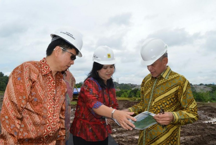 Direktur Regional Jawa Bagian Barat (DIRREG JBB), Murtaqi Syamsuddin meresmikan pengoperasian 24 Gardu Induk dan Groundbreaking Gardu Induk Tegangan Ekstra Tinggi (GITET) 500 kV Lengkong 2x500 MVA Jumat (14/10) di GITET Lengkong.