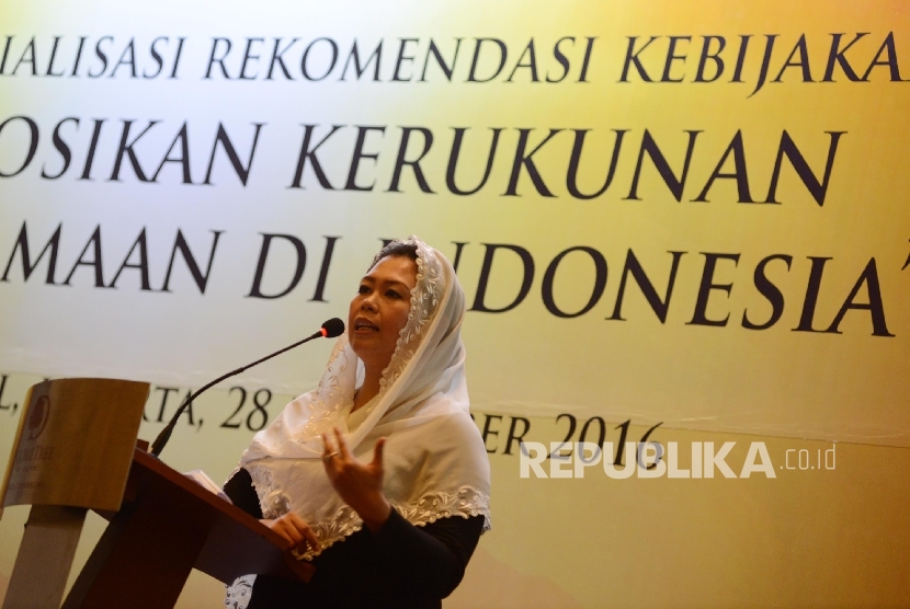 Direktur The Wahid Institute Yenny Wahid memberikan pemarapan saat menjadi narasumber dalam seminar kerukunan sosial dan agama di Indonesia yang digelar di Jakarta, Senin (28/11).