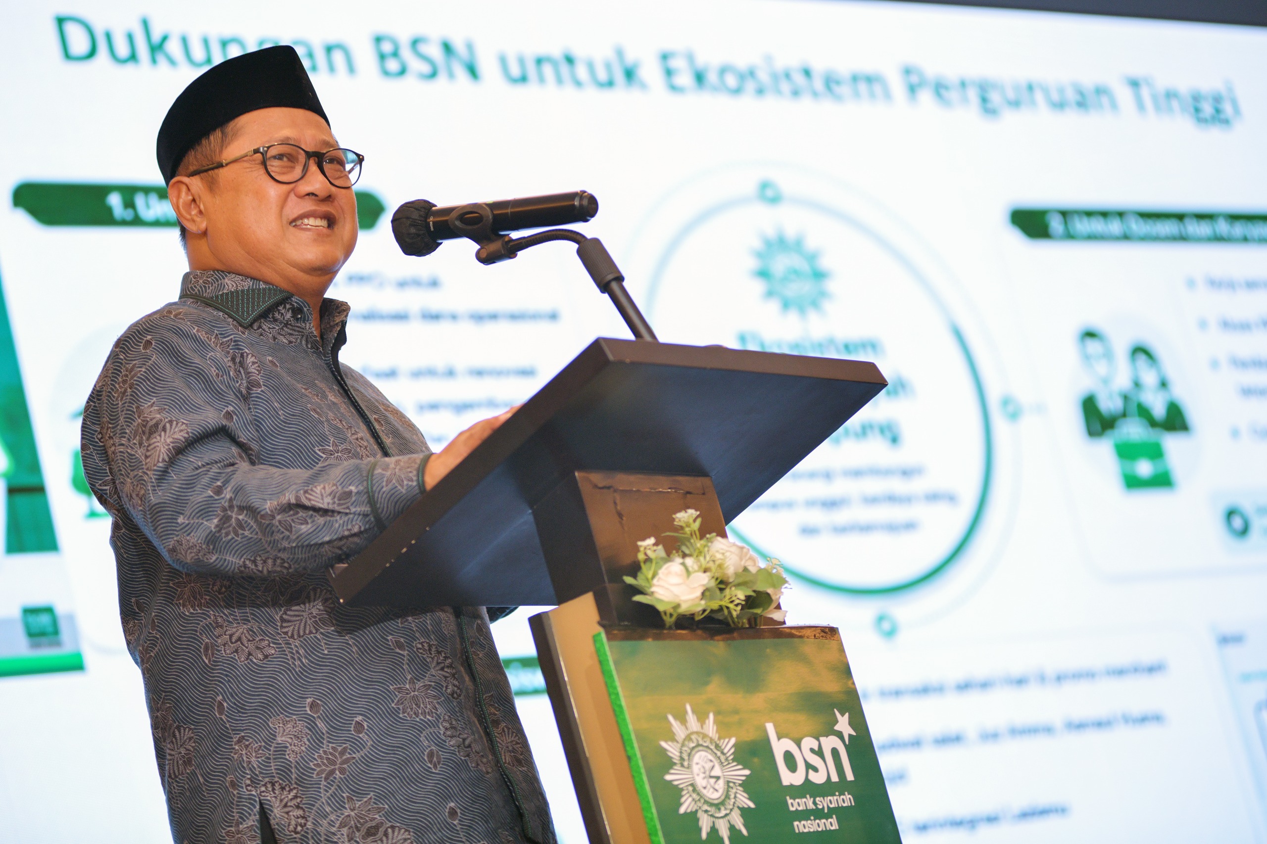 Direktur Utama Bank BSN Alex Sofjan Noor.