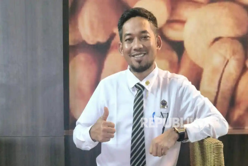 Direktur Utama Belas Kasih, Lukmanul Hakim