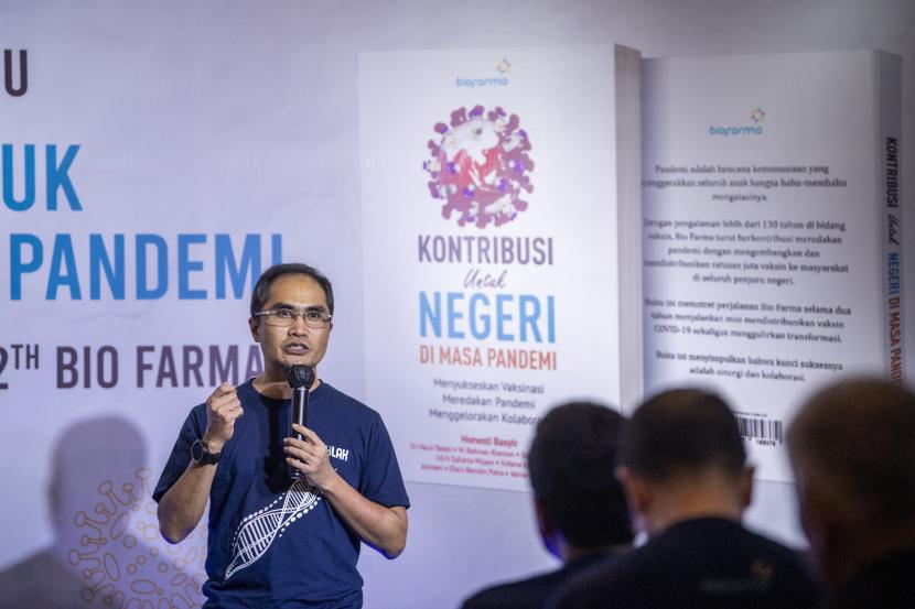 Direktur Utama Bio Farma Honesti Basyir menyampaikan pidato pembuka saat menghadiri rangkaian kegiatan HUT ke-132 Bio Farma di Bandung, Jawa Barat, Sabtu (6/8/2022).  Bio Farma berkolaborasi dengan CEPI memperkuat kesiapan hadapi pandemi dan endemi. Ilustrasi.