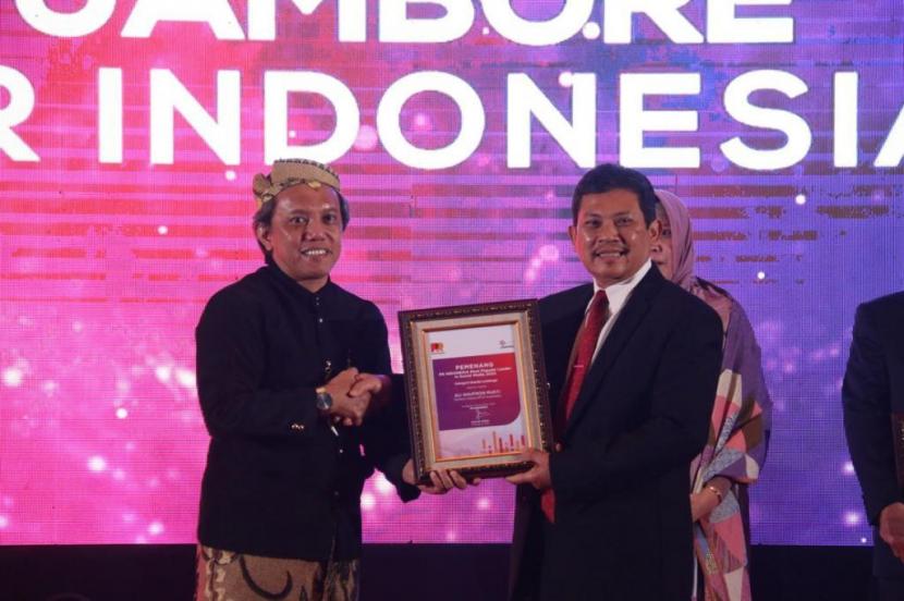 Direktur Utama BPJS Kesehatan Ali Ghufron Mukti terpilih menjadi salah satu pimpinan lembaga terpopuler di media sosial dari PR INDONESIA.