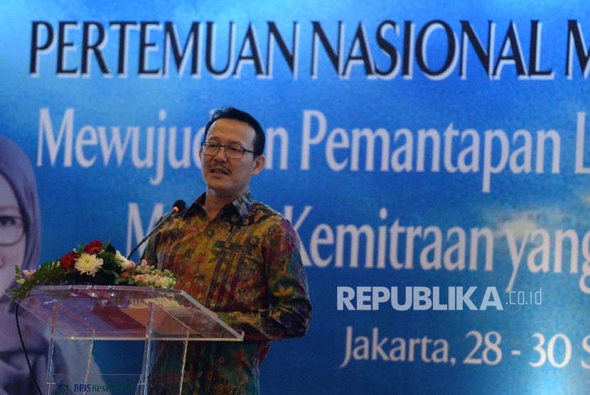 Direktur Utama BPJS Kesehatan Fachmi Idris memberikan paparan saat Pertemuan Nasional Manajemen Rumah Sakit di Jakarta, Kamis (29/9). (Republika/ Wihdan)