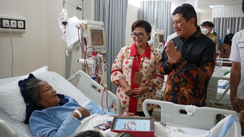 Direktur Utama BPJS Kesehatan, Ghufron Mukti mengapresiasi upaya yang dilakukan Rumah Sakit Umum Daerah (RSUD) KRMT Wongsonegoro Semarang yang telah berhasil melakukan transformasi mutu layanan kesehatan dengan baik. 