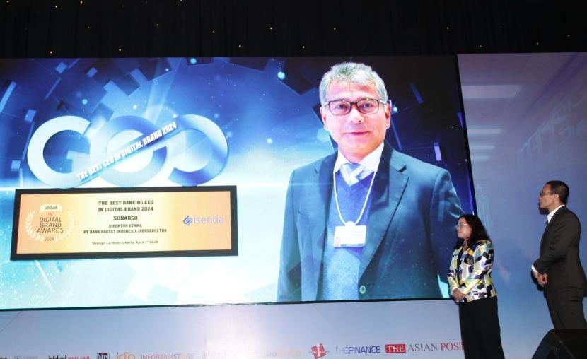 Direktur Utama BRI Sunarso dinobatkan sebagai The Best CEO in Digital Brand 2024. 