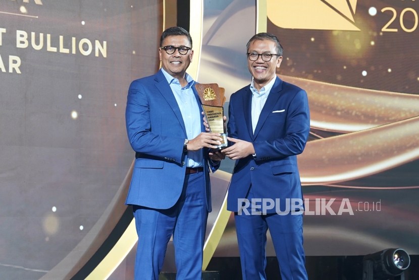 Transformasi Digital Sukses, Dirut BSI Dinobatkan Sharia Banking Transformation Leader of the Year