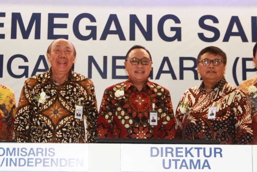 Direktur Utama BTN Maryono (tengah) berbincang dengan Komisaris Utama I Wayan Agus Mertayasa (kiri), dan Direktur Iman Nugroho Soeko (kanan) sebelum mengikuti RUPST BTN di Gedung BTN, Jakarta, Jumat (17/5/2019). 