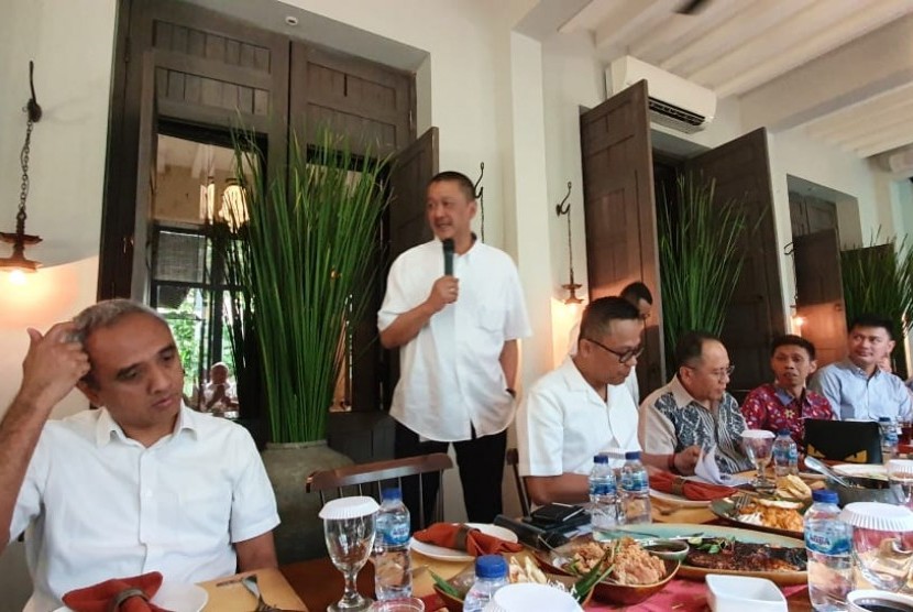 Direktur Utama Garuda Indonesia,  Irfan Setiaputra silaturahim dengan Syarikat Penyelenggara Umrah Haji Indonesia (Sapuhi) di Jakarta, Selasa (11/2).