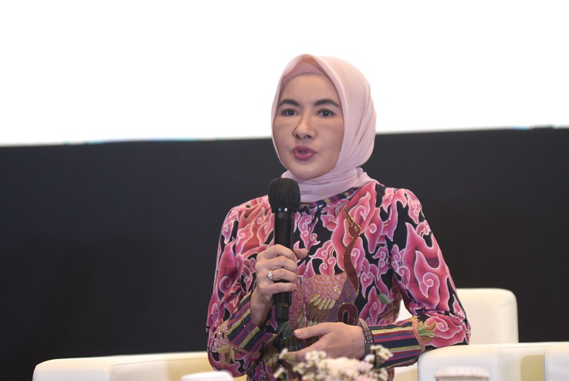 Direktur Utama Pertamina Nicke Widyawati menyampaikan pemaparan mengenai pencapaian kinerja Pertamina pada saat acara Media Briefing “Capaian Kinerja 2022 PT Pertamina Persero” yang diselenggarakan di Gedung Grha Pertamina, Jakarta pada Selasa (6/6/2023).