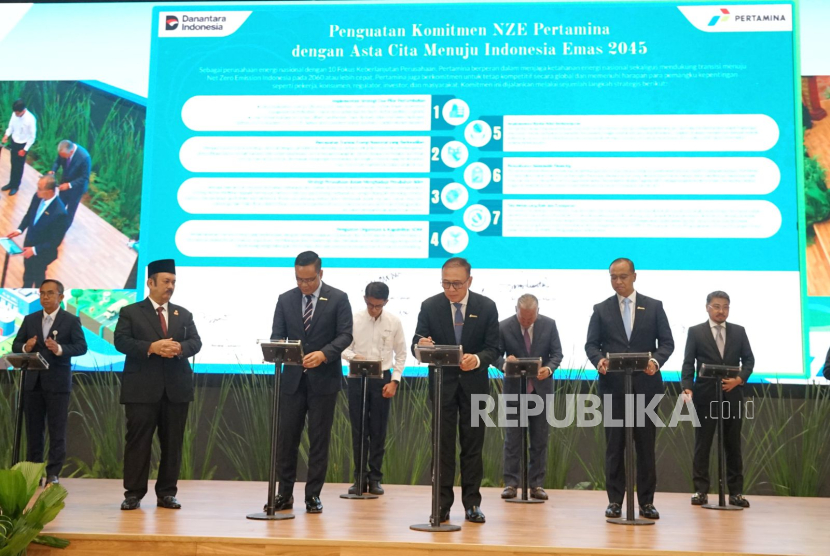 Direktur Utama Pertamina Simon Aloysius Mantiri