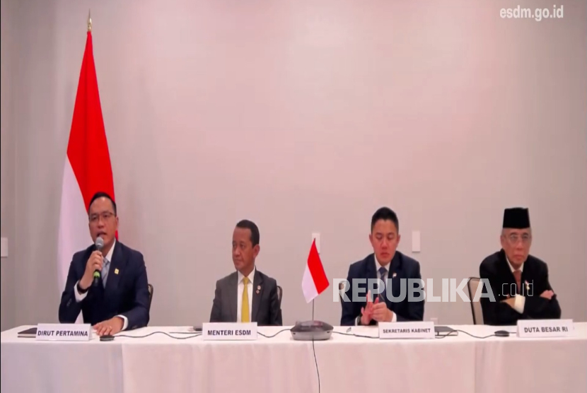 Direktur Utama Pertamina Simon Aloysius Mantiri