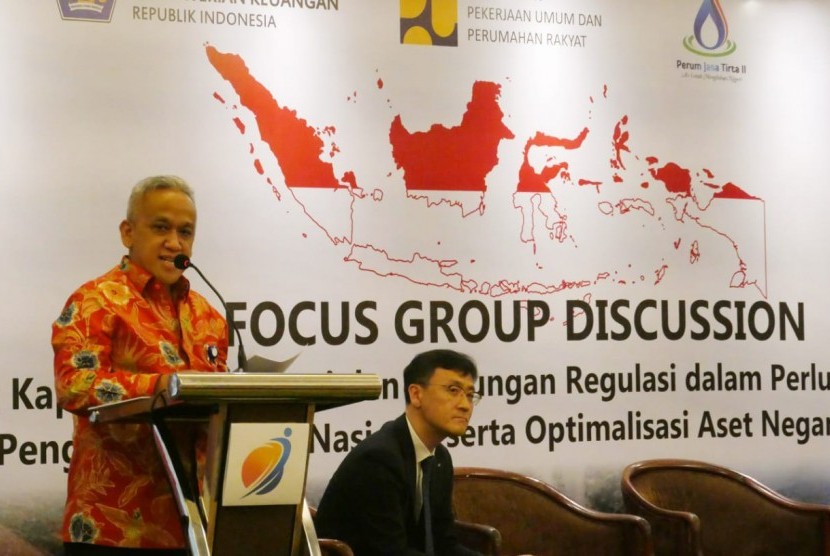 Direktur Utama Perusahaan Umum Jasa Tirta II, U Saefudin Noer menyampaikan paparnnya bertema “Strategi Transformasi Jasa Tirta II pada RJPP Tahun 2030” pada acara Focus Group Discussion (FGD) di Jakarta, Senin (27/5). 