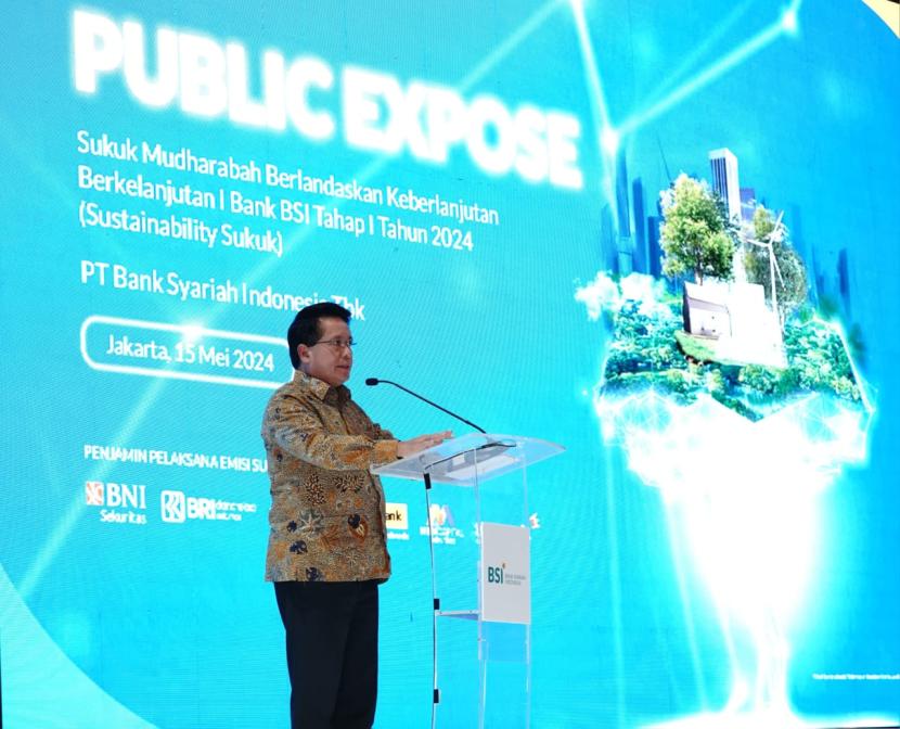 Direktur Utama PT Bank Syariah Indonesia Tbk (BSI) Hery Gunardi membuka acara Public Expose Sukuk Berkelanjutan.  