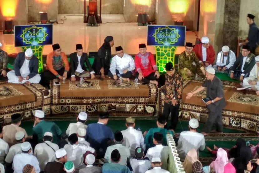 Direktur Utama PT JIEP, Rahmadi Nugroho dan Halal Bihalal D’ai dan Umat Islam Jakarta, Senin (17/7).