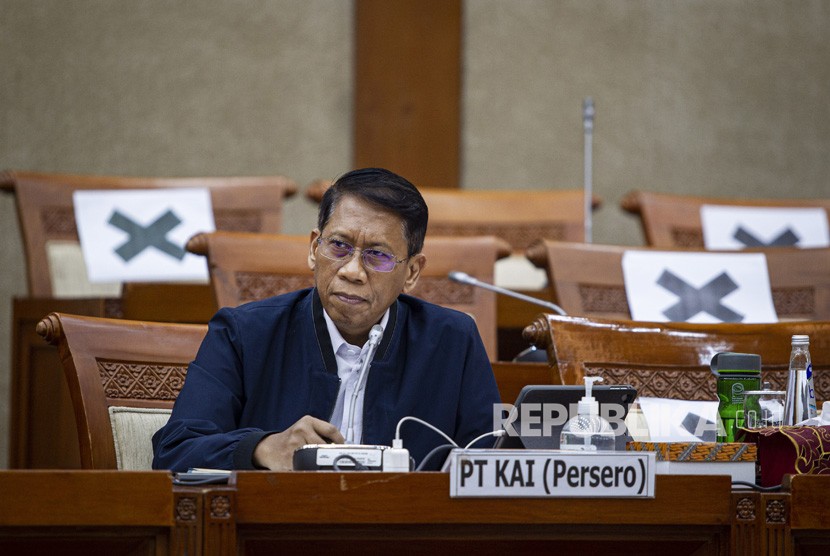 Direktur Utama PT KAI Didiek Hartantyo mengikuti Rapat Dengar Pendapat (RDP) dengan Komisi VI DPR di Kompleks Parlemen, Senayan, Jakarta, Rabu (8/7/2020). Rapat tersebut membahas pendalaman terkait BUMN penerima dana talangan Tahun Anggaran 2020.