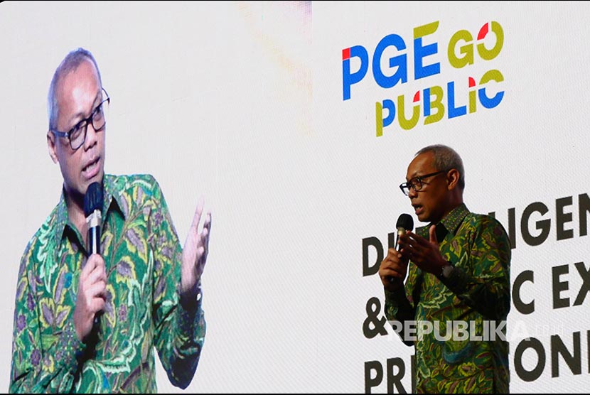 Direktur Utama PT Pertamina Geothermal Energy Tbk Ahmad Yuniarto memaparkan aksi korporasi pada acara publlic expose di Jakarta, Rabu (1/2/2023). Anak perusahaan Pertamina ini  menawarkan saham per lembarnya Rp 820 hingga Rp 945.