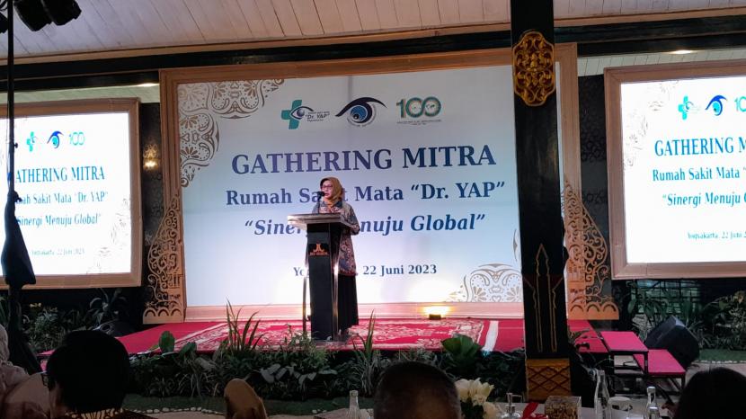 Direktur Utama RSM Dr YAP Yogyakarta, Alida Lienawati, dalam acara Gathering Mitra RSM Dr YAP Yogyakarta di Pendopo Agung Hotel Royal Ambarrukmo, Kabupaten Sleman, Kamis (22/6/2023).