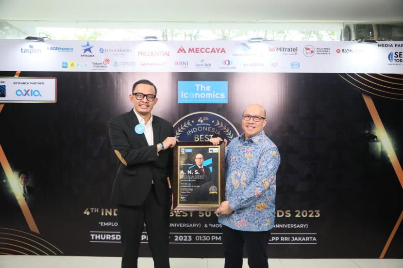 Direktur Utama TASPEN ANS Kosasih kembali meraih penghargaan Indonesia Best CEO 2023 Employees Choice dalam ajang Indonesia Best CEO Awards 2023 (Employees Choice) 4th Anniversary yang diselenggarakan oleh The Iconomics. 