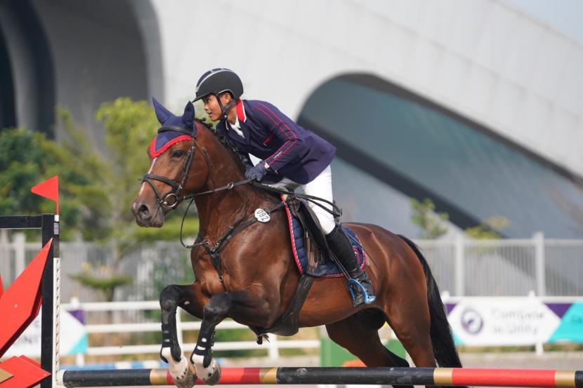 Dirga Sahputra, mahasiswa STMIK Nusa Mandiri kembali mengukir prestasi di Equestrian Champions League (ECL) 2020 seri 5.