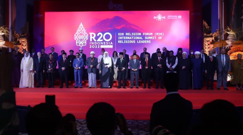 Dirjen Bimas Islam Kemenag, Kamaruddin Amin hadir dalam pembukaan forum internasional Religion of Twenty (R20) di Hotel Grand Hyatt, Nusa Dua, Badung, Bali, Rabu (2/11/22). 