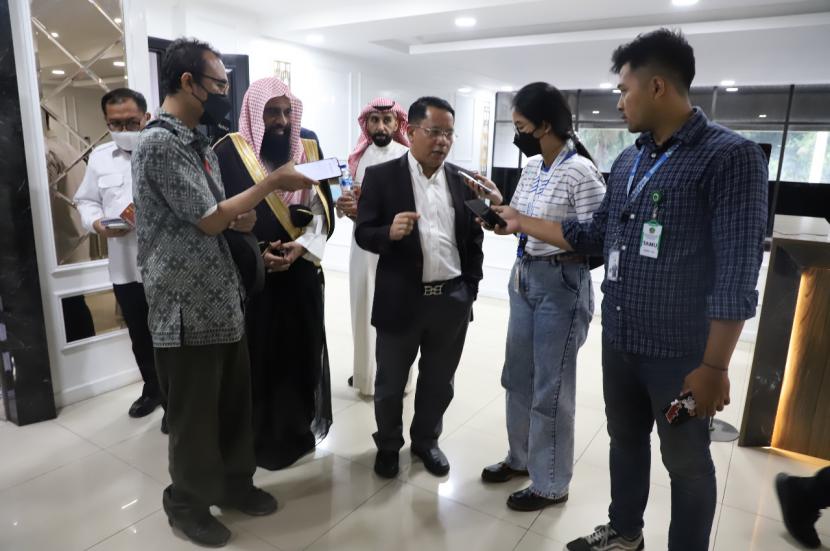 Dirjen Bimas Islam Kemenag Kamaruddin Amin saat memberikan keterangan pers di Jakarta, Senin (19/12/2022).