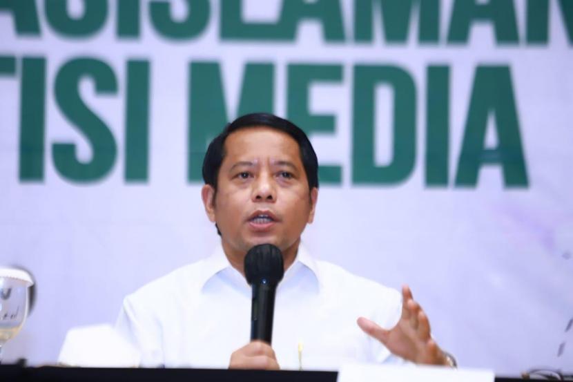 Dirjen Bimas Islam Kemenag Kamaruddin Amin saat membuka Harmonisasi dan Sinkronisasi Layanan Bidang Urusan Agama Islam dan Pembinaan Syariah di Hotel Mercure Ancol, Jakarta, Senin (28/3/2022).