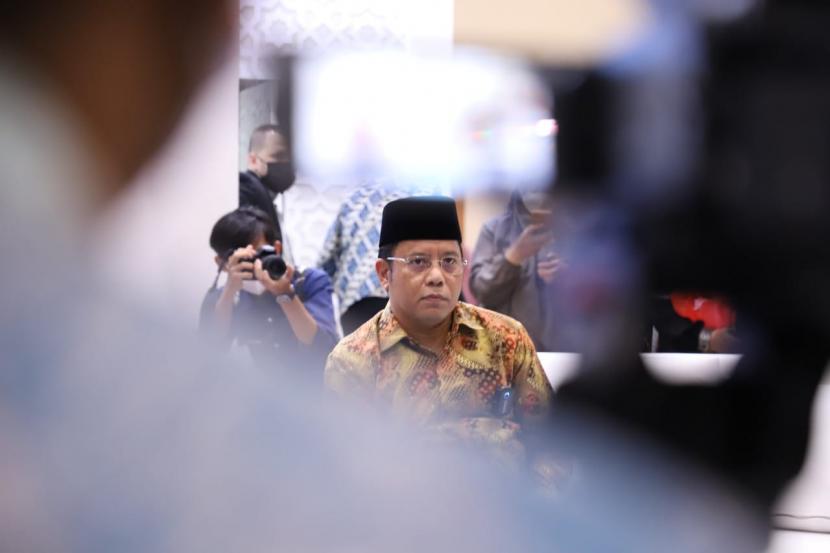 Dirjen Bimas Islam Kementerian Agama (Kemenag) Kamaruddin Amin mendorong jajarannya terus menyebarkan moderasi beragama kepada masyarakat.