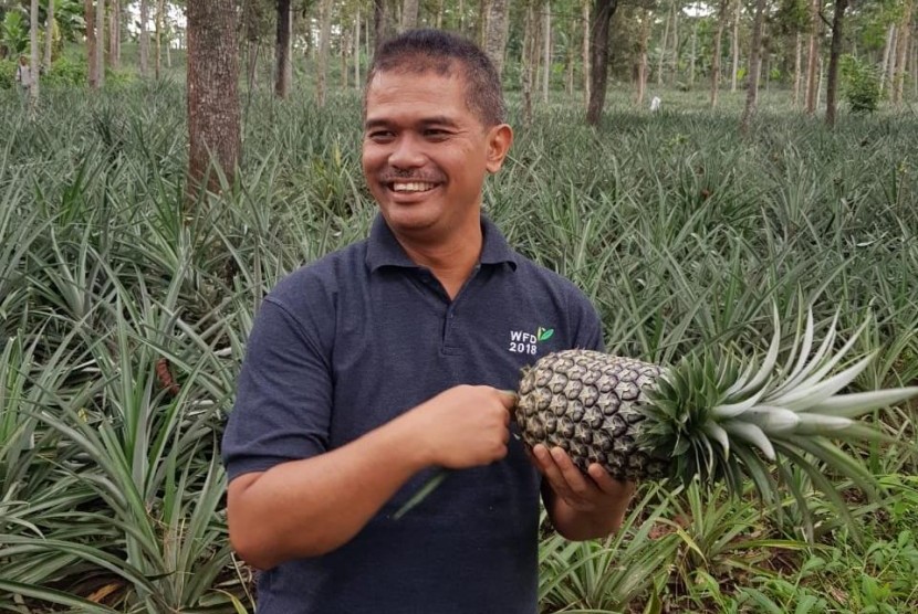 Dirjen Hortikultura Kementan, Suwandi saat berkunjung ke Subang, Jawa Barat, didampingi Kepala Bidang Hortikultura Dinas Pertanian Kabupaten Subang, Sulaiman Sidik, Jumat (28/12).