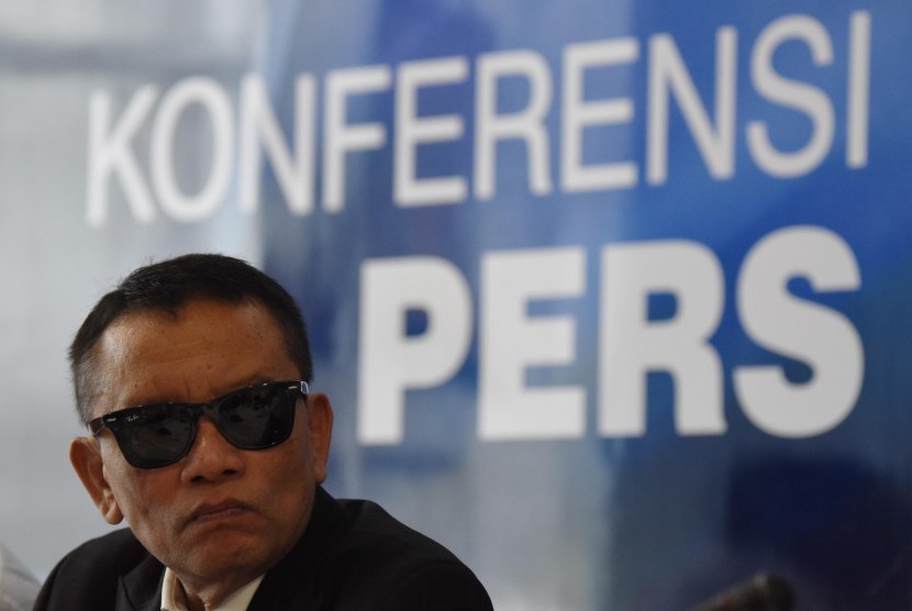 Dirjen Pajak Ken Dwijugiasteadi memberikan keterangan menjelang berakhirnya periode tax amnesty di Jakarta, Senin (13/2).