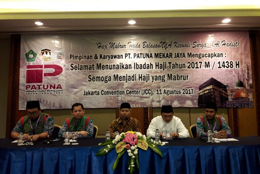 Dirjen) Penyelenggaraan Haji dan Umrah (PHU)  Nizar Ali memberikan pembekalan kepada para jamaah haji Patuna Travel 1438H/ 2017 di JCC Jakarta, Jumat (11/8). 