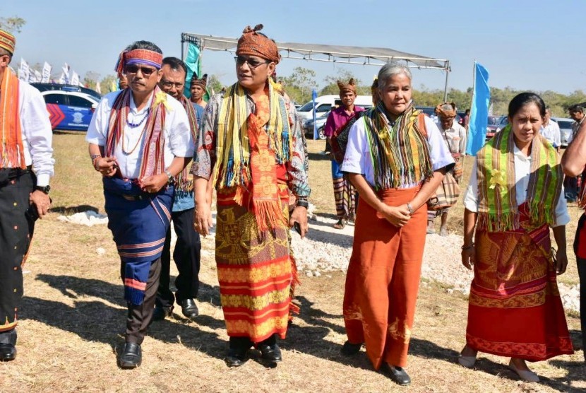 Dirjen Peternakan dan Kesehatan Hewan I Ketut Diarmita (tengah) disambut unsur perangkat daerah Kabupaten Kupang NTT.