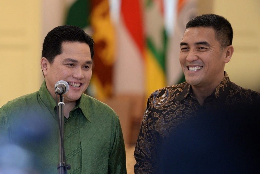 Dirut Indonesia Tourism Development Corporation (ITDC) Abdulbar M Mansoer dan Erick Thohir (kiri).