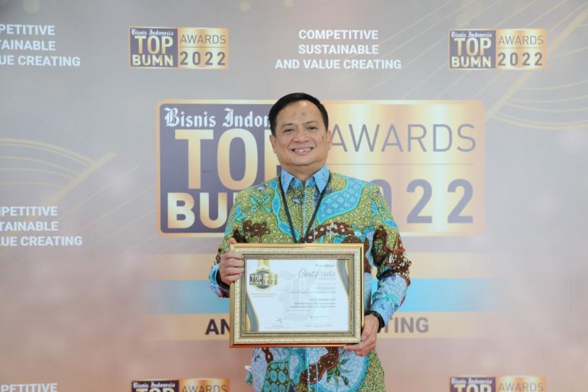 Dirut PT PNM Sabet TOP CEO Bisnis Indonesia Awards 2022 