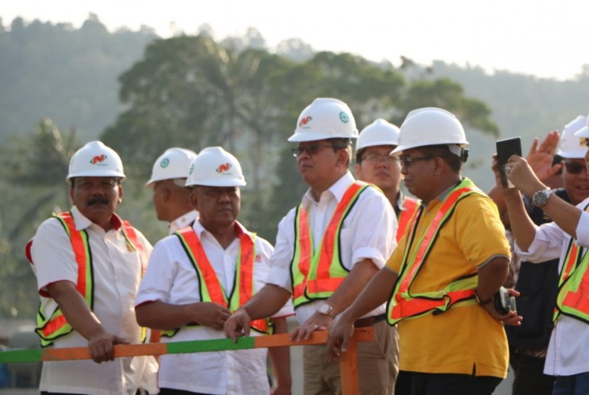 disampaikan Staf Ahli Bidang Hukum Kemenpora Samsudin yang melakukan kunjungan bersama Deputi Bidang Koordinasi Kebudayaan Kementerian Koordinator Bidang Pembangunan Manusia dan Kebudayaan (Kemenko PMK) I Nyoman Shuida meninjau venue PON 2020 di Papua, Jumat (11/10).