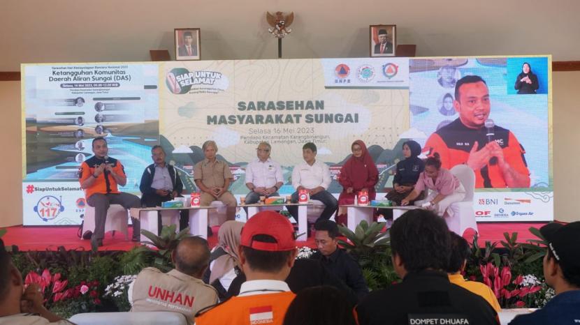 Disaster Management Center (DMC) Dompet Dhuafa menghadiri puncak peringatan Hari Kesiapsiagaan Bencana (HKB) 2023 yang diselenggarakan oleh Badan Nasional Penanggulangan Bencana (BNPB) di Pendopo Kecamatan Karangbinangun, Kabupaten Lamongan, Jawa Timur belum lama ini. 