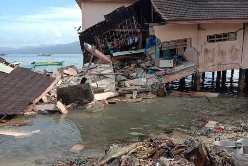 Disaster Management Center (DMC) Dompet Dhuafa mengirim tim susulan respons pascagempa 6,8 SR mengguncang wilayah Ambon pada Kamis (26/9).