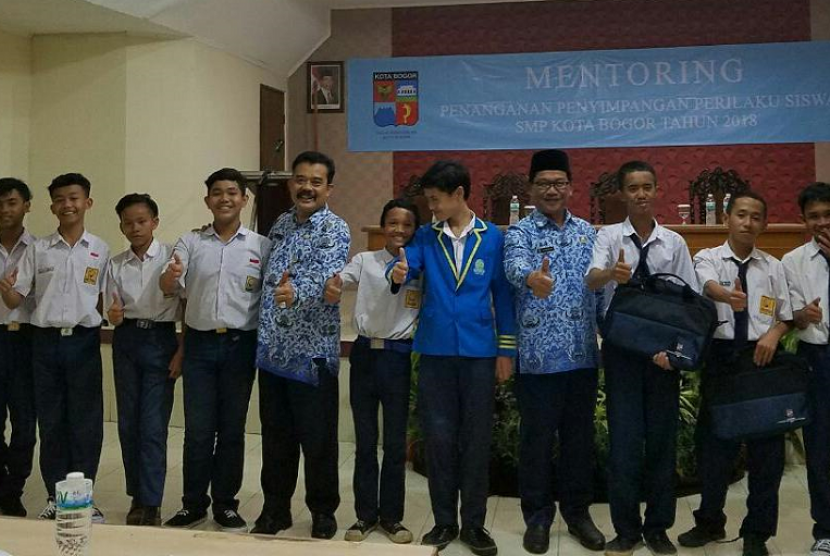 Disdik Bogor menggelar program Bengkel Akhlak yang berisi mentoring penanganan penyimpangan perilaku siswa di Bogor.