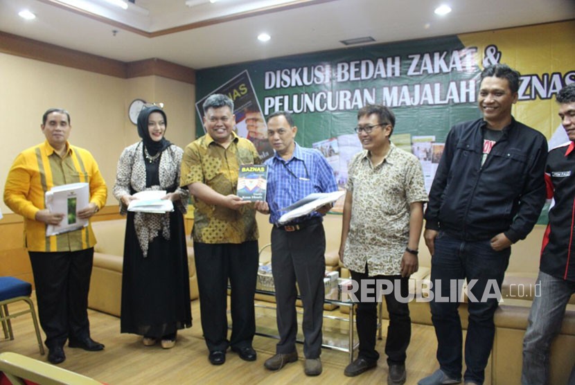 Diskusi Bedah Zakat dan Peluncuran Majalah BAZNAS di Kantor BAZNAS,  Jakarta, Rabu (22/11).