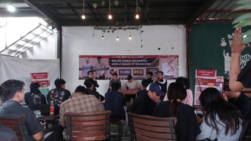 Diskusi bersama dengan Gen-Z membahas seputar Usaha Mikro, Kecil, dan Menengah (UMKM) di Bandung, Jabar. 
