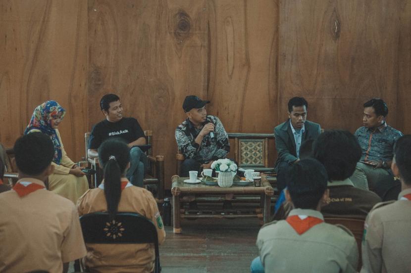 Diskusi bertajuk Memilih Pemimpin dengan Perspektif Lingkungan yang digelar Umat Untuk Semesta di Tangsi Belanda, Kabupaten Siak, Provinsi Riau.