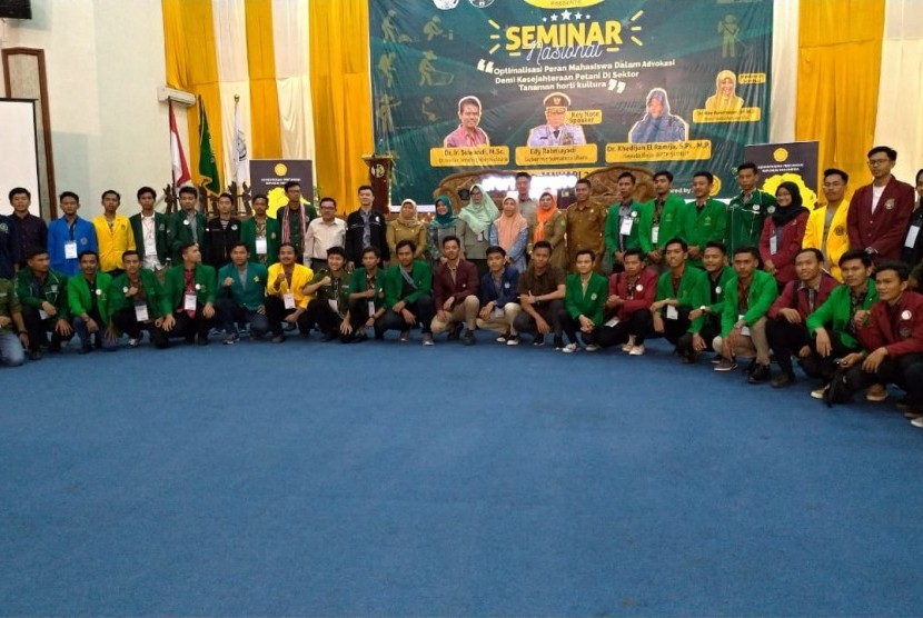 Diskusi dengan Ikatan Senat Mahasiswa Pertanian Indonesia (ISMPI) di Kampus Universitas Sumatera Utara, Senin (21/1).