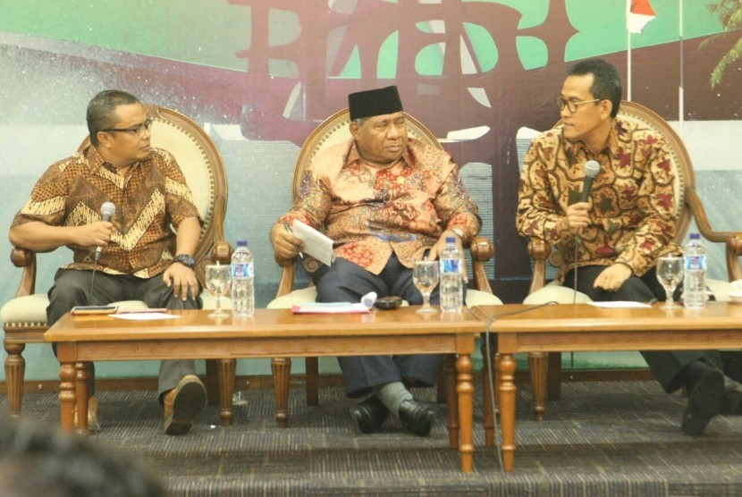 Diskusi dengan tema 'Kebebasan Berkumpul dan Berserikat dalam Demokrasi Pancasila'di Press Room, Kompleks Parlemen, Jakarta, Senin (6/11).