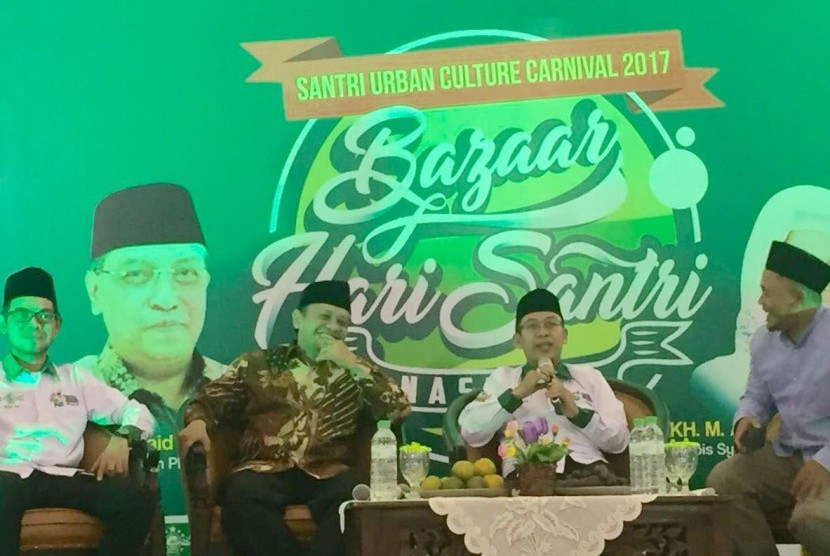 Diskusi E-Literacy untuk Penguatan Pendidikan, dalam Rangkaian Hari Santri 2017, Maspion Square, Surabaya, Rabu-Sabtu (25-27)