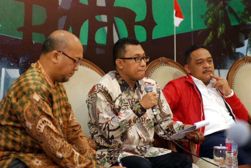 Diskusi Empat Pilar MPR dengan tema Batas Kewenangan MK dalam (Menafsir) Konstitusi, Jumat (21/9).