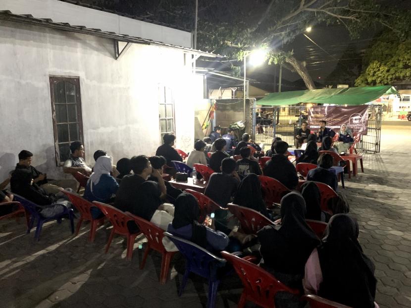 Diskusi milenial dan peluncuran Angkringan GMC di Jalan Endro Suratmin, Kecamatan Way Dadi, Kota Bandarlampung, Provinsi Lampung.