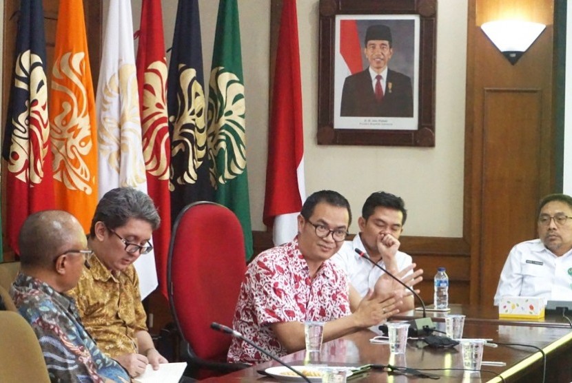 Diskusi perdana Iluni UI untuk memfasilitasi adu gagasan dan program dari tiap kandidat di Pilpres 2019.